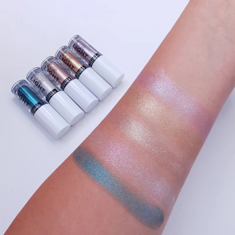 Revolution Relove Eye Light kovinska senčila za oči odtenek Queen 1.9 ml