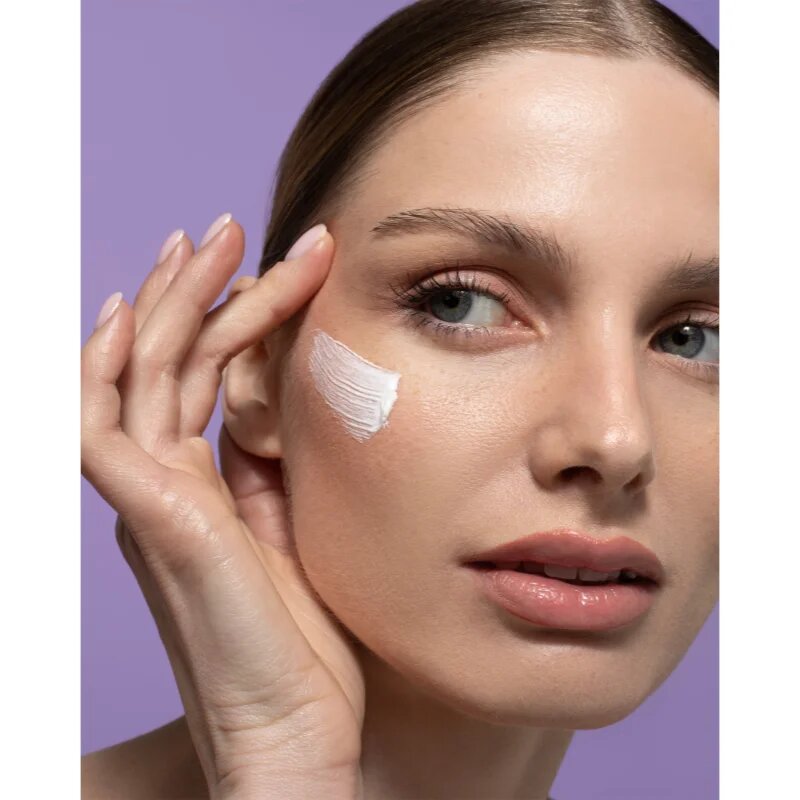 Revuele Retinol Night Cream vlažilna nočna krema proti gubam 40 ml