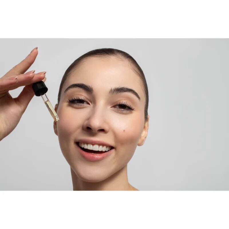 Revuele Vitamin C 15% Serum serum za osvetljevanje za poenotenje tona kože 30 ml
