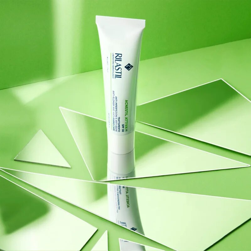 Rilastil Acnestil Attiva (+) krema za obraz proti nepravilnostim na koži SPF 30 40 ml