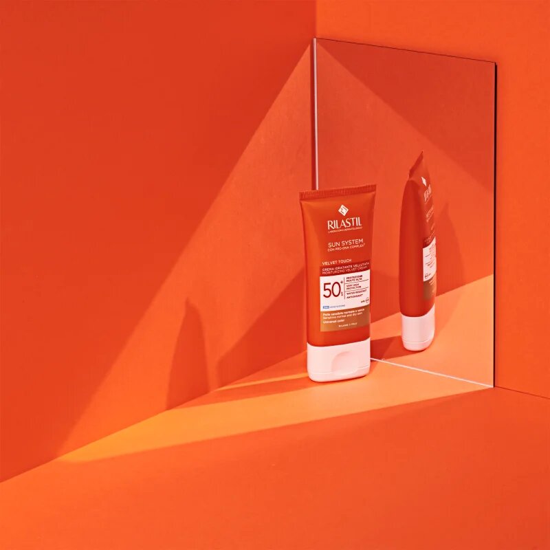 Rilastil Sun System Velvet Touch zaščitna tonirana krema za obraz SPF 50+ 50 ml