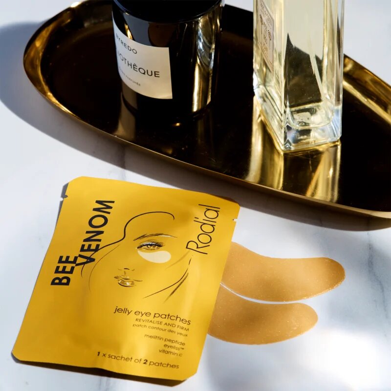 Rodial Bee Venom Jelly Eye Patches gelaste blazinice za učvrstitev kože za pod oči s pomirjajočim učinkom 2 kos