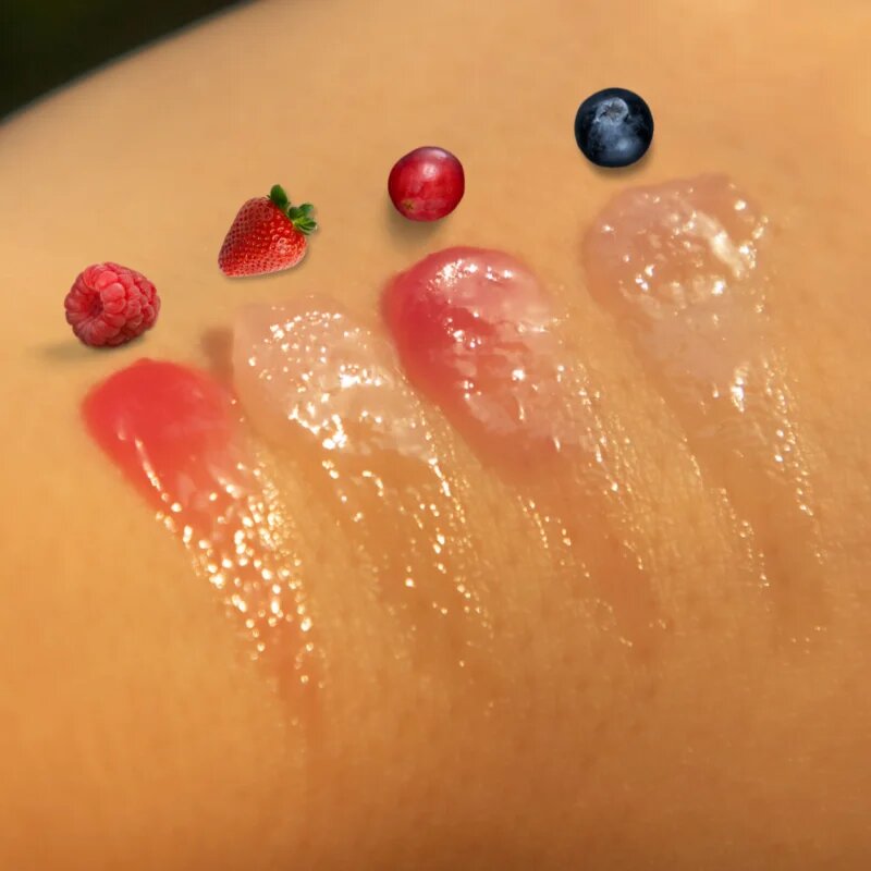 Rude Cosmetics Berry Juicy vlažilni balzam za ustnice odtenek Strawberry 10 ml