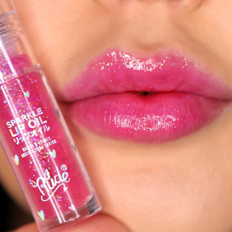 Rude Cosmetics Manga Collection Sparkle Lip Oil tonirno olje za ustnice z vlažilnim učinkom odtenek Strawberry 4 g