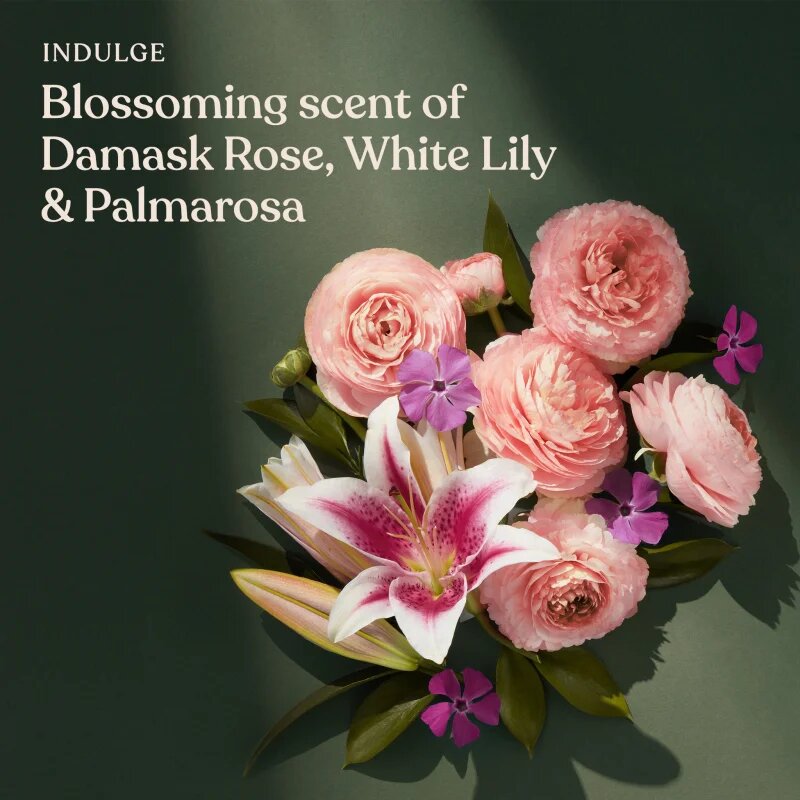 Sanctuary Spa Lily & Rose Collection gelasti piling z gladilnim učinkom 200 ml