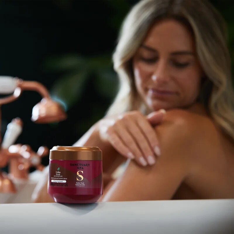 Sanctuary Spa Ruby Oud kavin piling za telo 300 ml