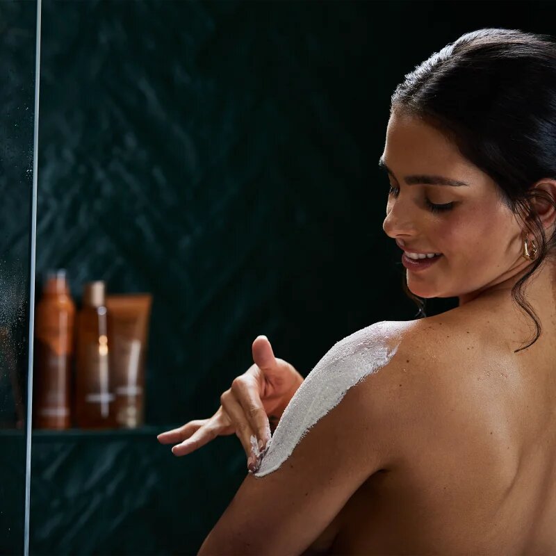 Sanctuary Spa Signature Collection kremasti piling z učinkom eksfoliacije 300 ml