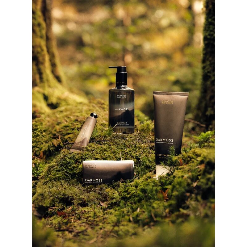 Scottish Fine Soaps Oakmoss tekoče milo za roke 300 ml