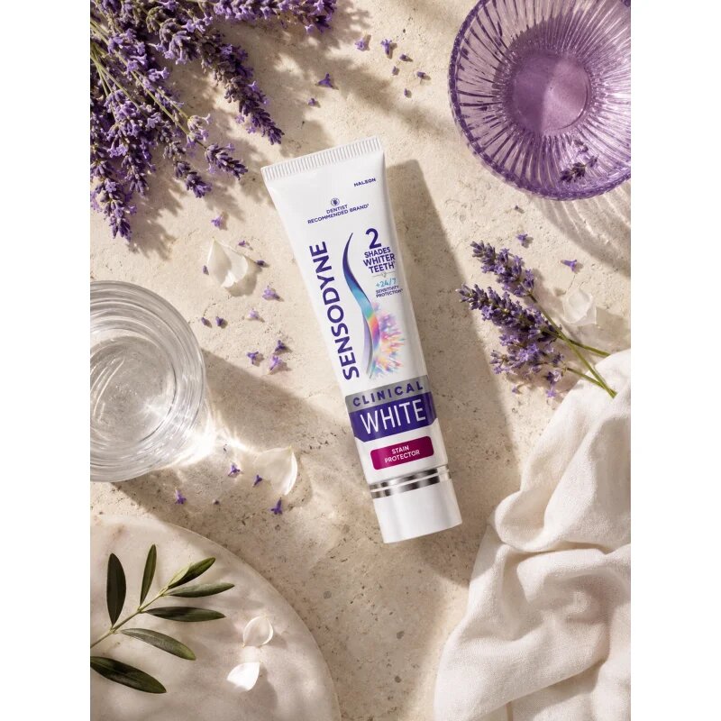 Sensodyne Clinical White Stain Protector zobna pasta za beljenje zob 75 ml