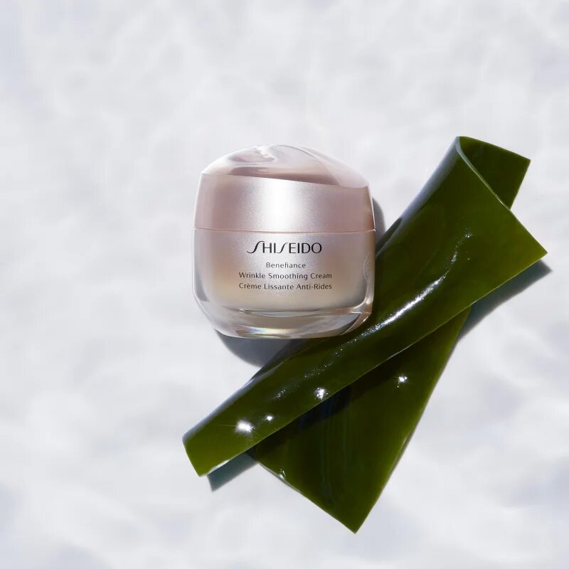 Shiseido Benefiance Wrinkle Smoothing Cream dnevna in nočna krema proti gubam za vse tipe kože 50 ml