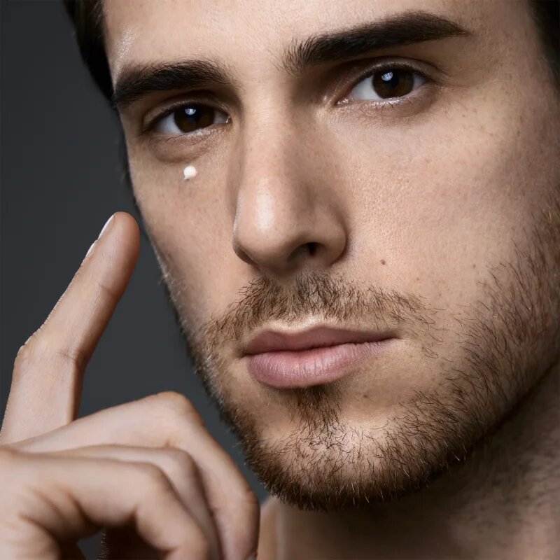 Shiseido Men Total Revitalizer Eye lahka krema za predel okoli oči za moške 15 ml