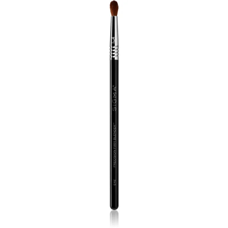 Sigma Beauty Eyes E42 Precision Firm Blender™ Brush čopič za točno nanašanje senčil 1 kos