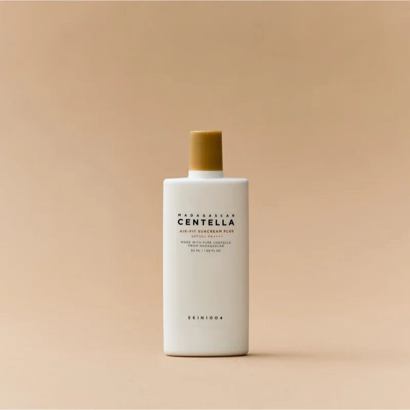 SKIN1004 Madagascar Centella Air-Fit Suncream Plus mineralna zaščitna krema za občutljivo kožo SPF 50+ 50 ml