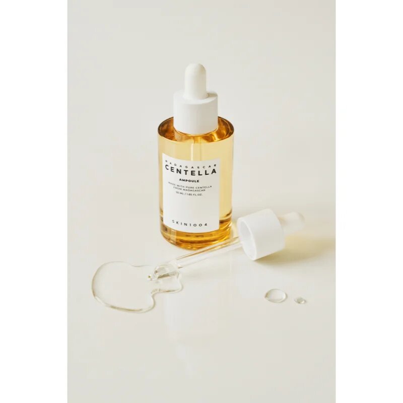 SKIN1004 Madagascar Centella Ampoule vlažilni serum za pomiritev in okrepitev občutljive kože 55 ml