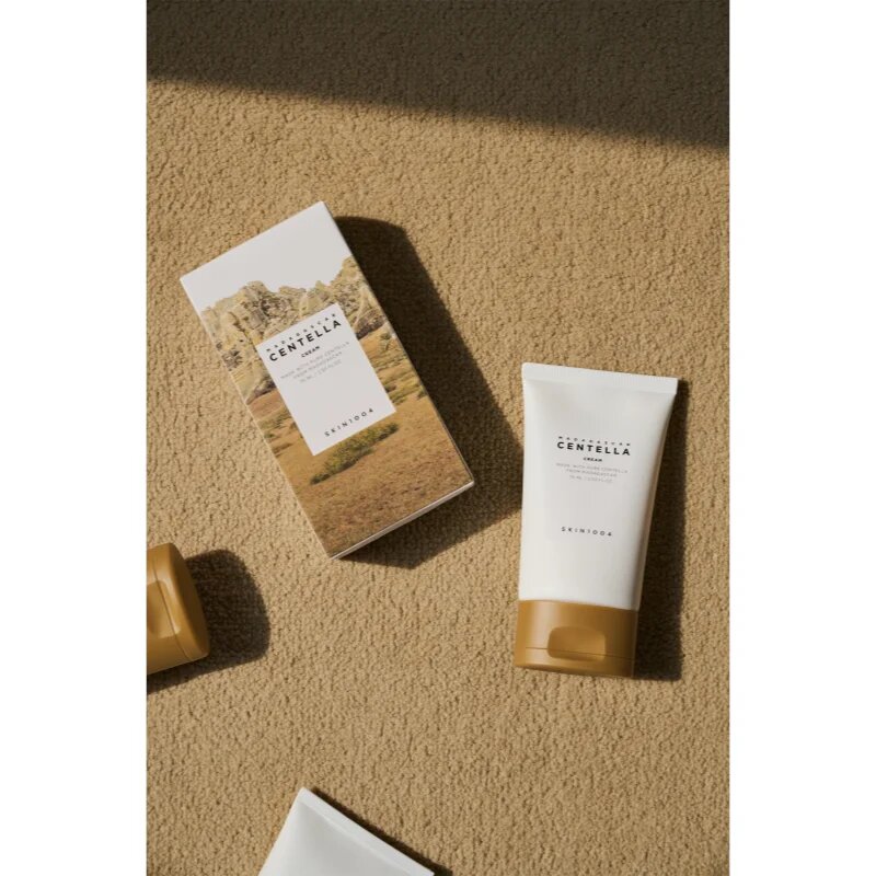 SKIN1004 Madagascar Centella Cream lahka pomirjajoča krema za občutljivo in razdraženo kožo 75 ml