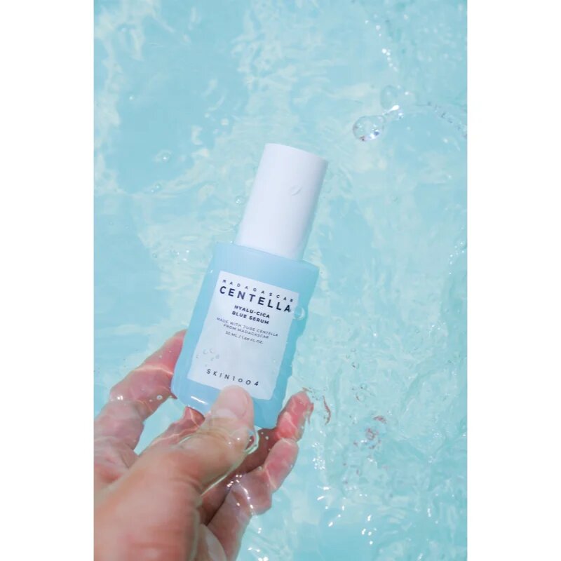 SKIN1004 Madagascar Centella Hyalu-Cica Blue Serum intenzivno vlažilni serum za pomiritev in okrepitev občutljive kože 50 ml