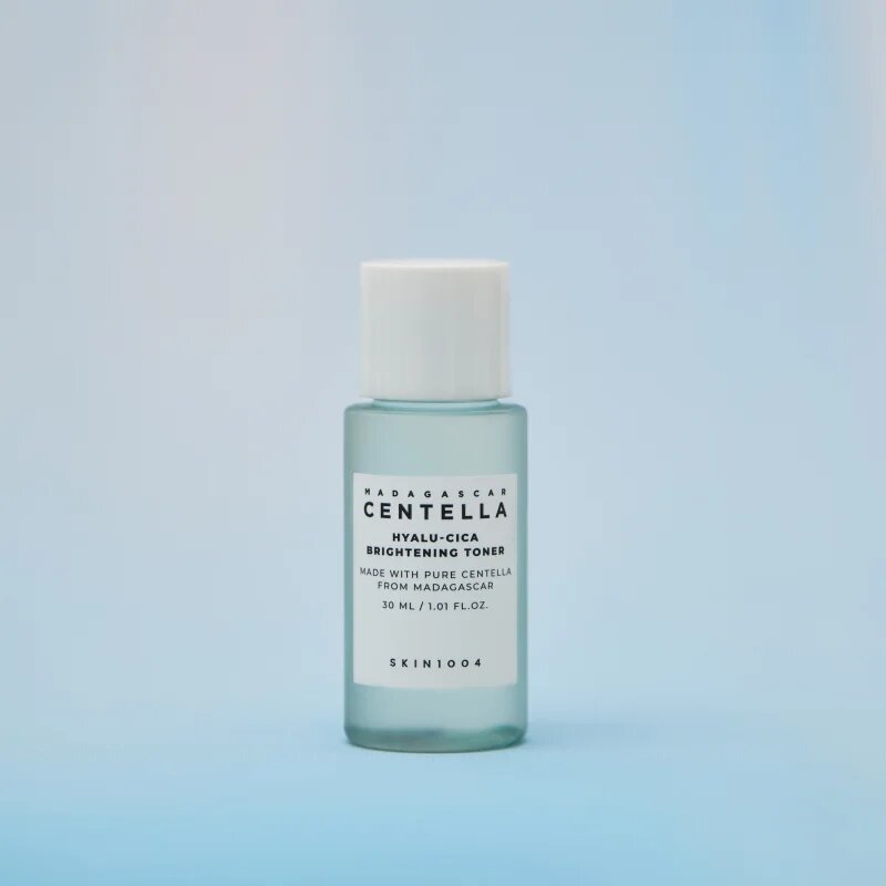 SKIN1004 Madagascar Centella Hyalu-Cica Brightening Toner nežni eksfoliacijski tonik za osvetljevanje kože in hidratacijo 30 ml
