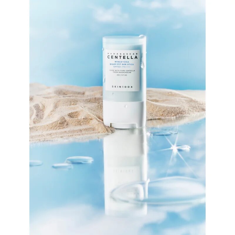 SKIN1004 Madagascar Centella Hyalu-Cica Silky-Fit Sun Stick zaščitna vlažilna paličica SPF 50+ 20 g