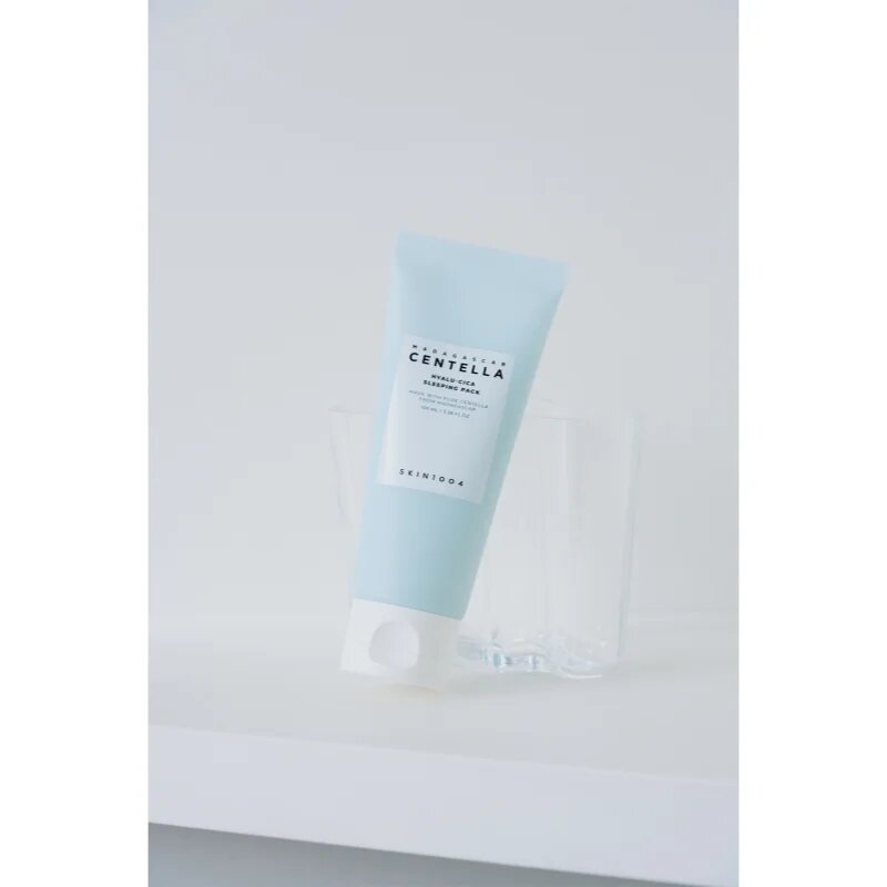 SKIN1004 Madagascar Centella Hyalu-Cica Sleeping Pack izpopolnjevalna in vlažilna maska za čez noč za učvrstitev kože 100 ml