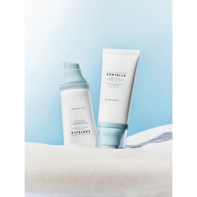 SKIN1004 Madagascar Centella Hyalu-Cica Water-Fit Sun Serum zaščitni serum z vlažilnim učinkom SPF 50+ 50 ml