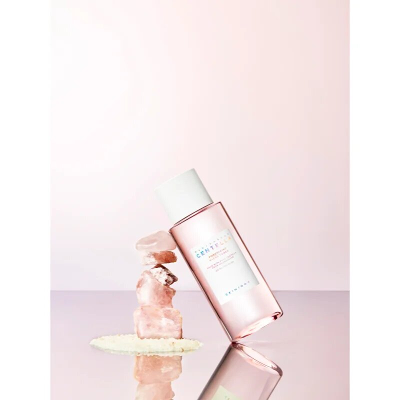 SKIN1004 Madagascar Centella Poremizing Clear Toner nežni eksfoliacijski tonik za glajenje kože in zmanjšanje por 210 ml
