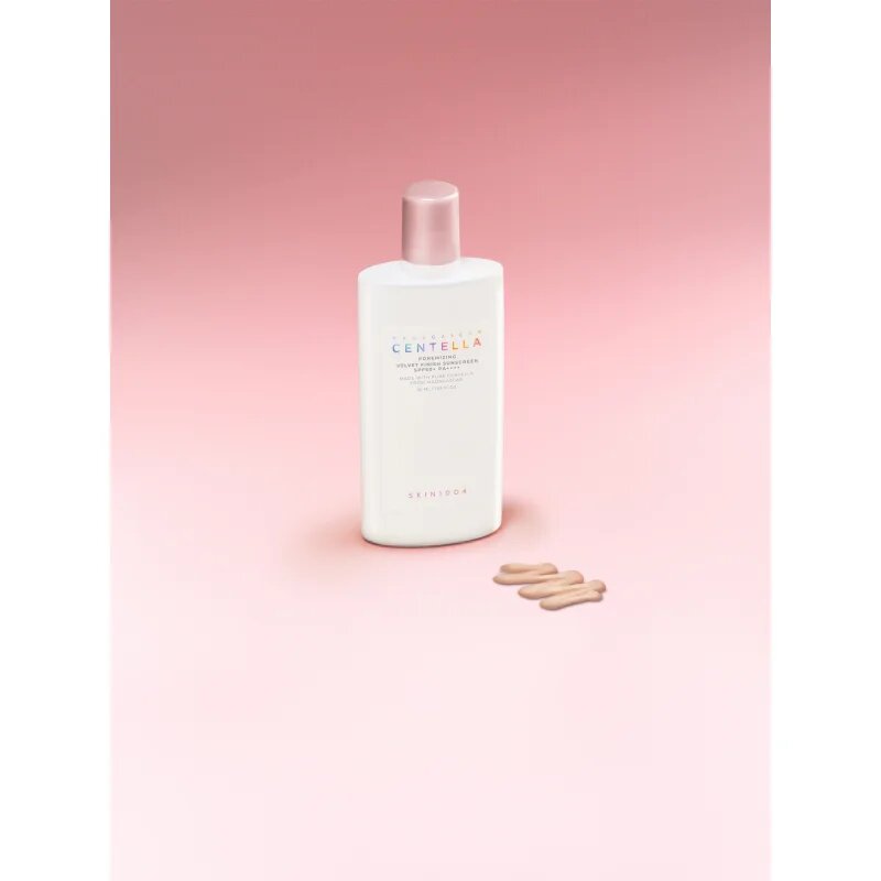 SKIN1004 Madagascar Centella Poremizing Velvet Finish Sunscreen krema za sončenje za obraz za mastno kožo SPF 50+ 50 ml