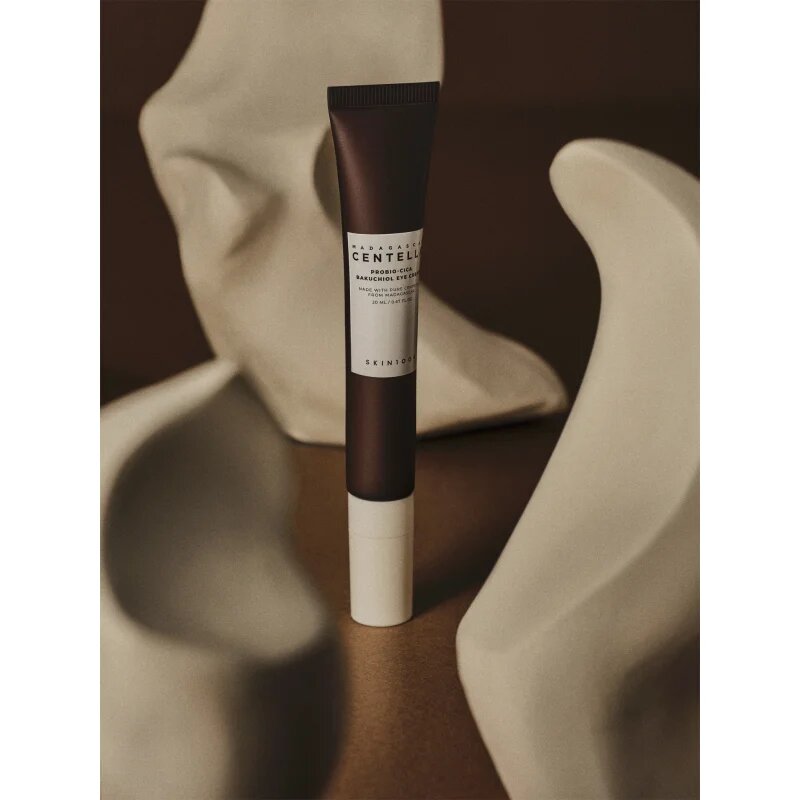 SKIN1004 Madagascar Centella Probio-Cica Bakuchiol Eye Cream krema proti gubam za predel okoli oči s pomirjajočim učinkom 20 ml