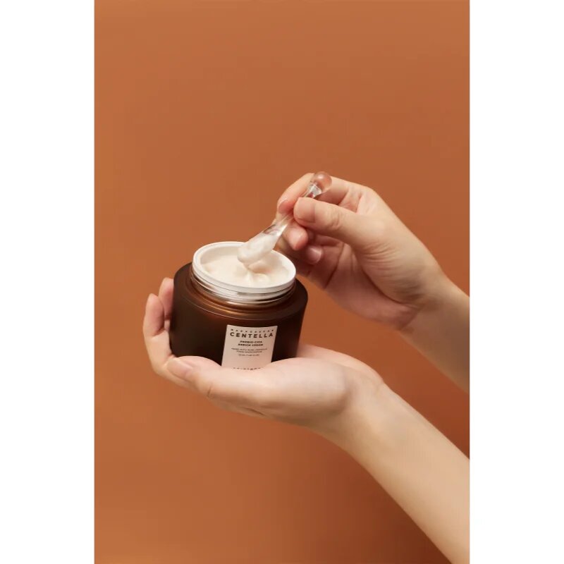 SKIN1004 Madagascar Centella Probio-Cica Enrich Cream intenzivno vlažilna krema za pomiritev kože 50 ml