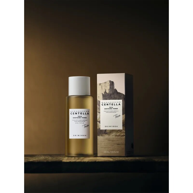 SKIN1004 Madagascar Centella Teca Soothing Toner nežni eksfoliacijski tonik s pomirjajočim učinkom 210 ml