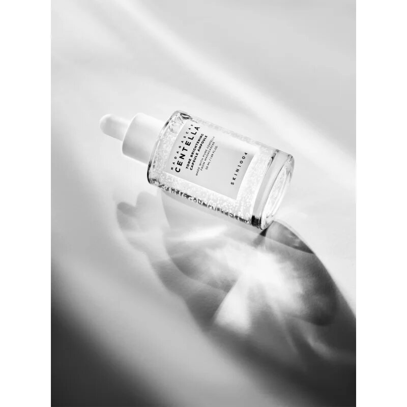 SKIN1004 Madagascar Centella Tone Brightening Capsule Ampoule vlažilni serum za posvetlitev in zgladitev kože 50 ml