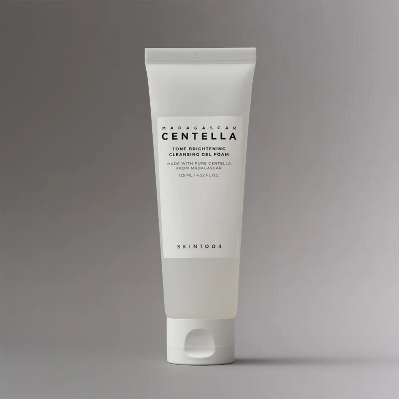 SKIN1004 Madagascar Centella Tone Brightening Cleansing Gel Foam penasti čistilni gel za osvetljevanje kože in hidratacijo 125 ml