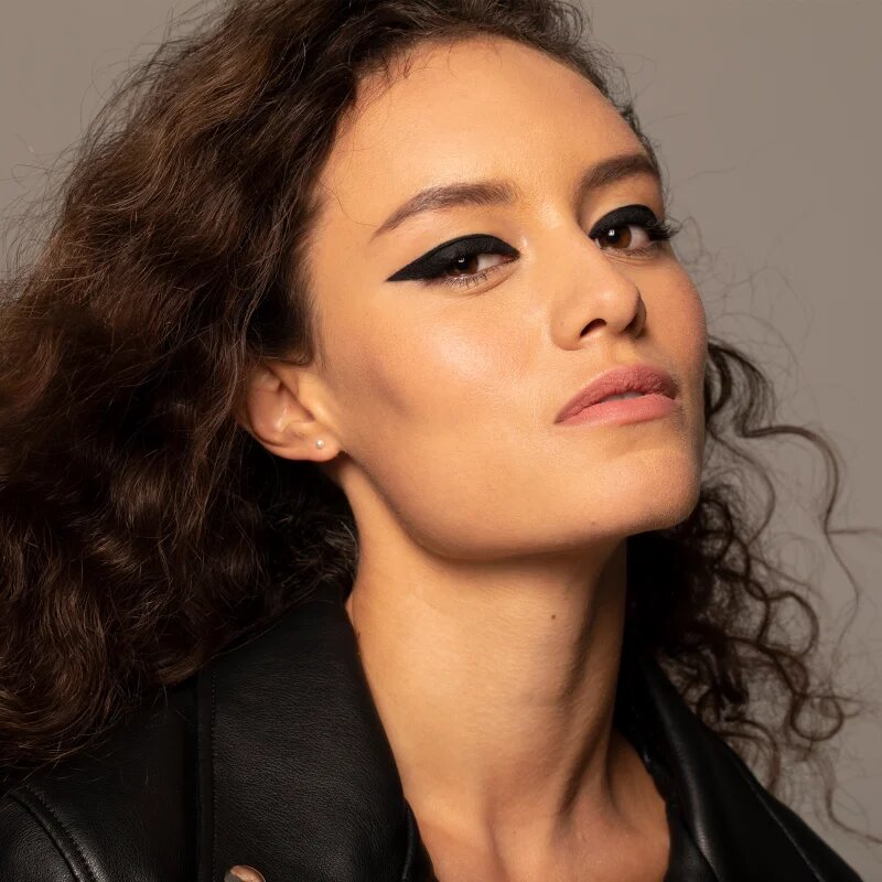 Smashbox Always On Liquid Liner natančno tekoče črtalo za oči odtenek black 0.6 g