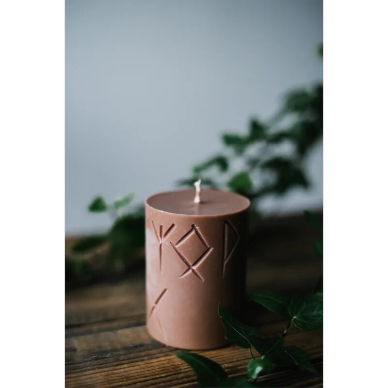 Smells Like Spells Rune Candle Frigga dišeča sveča (home/partnership) 300 g