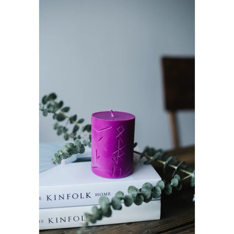 Smells Like Spells Rune Candle Mimir dišeča sveča (relaxation/meditation) 300 g