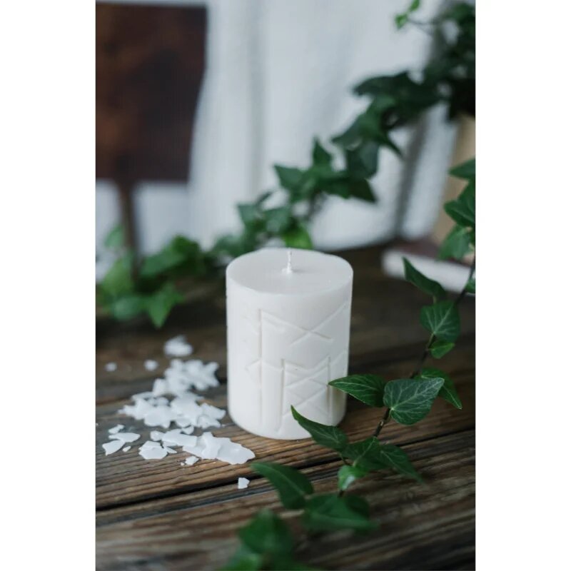 Smells Like Spells Rune Candle Norns dišeča sveča (luck/success) 300 g