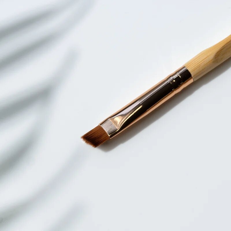 So Eco Angled Eyeliner Brush čopič za oči kotni 1 kos