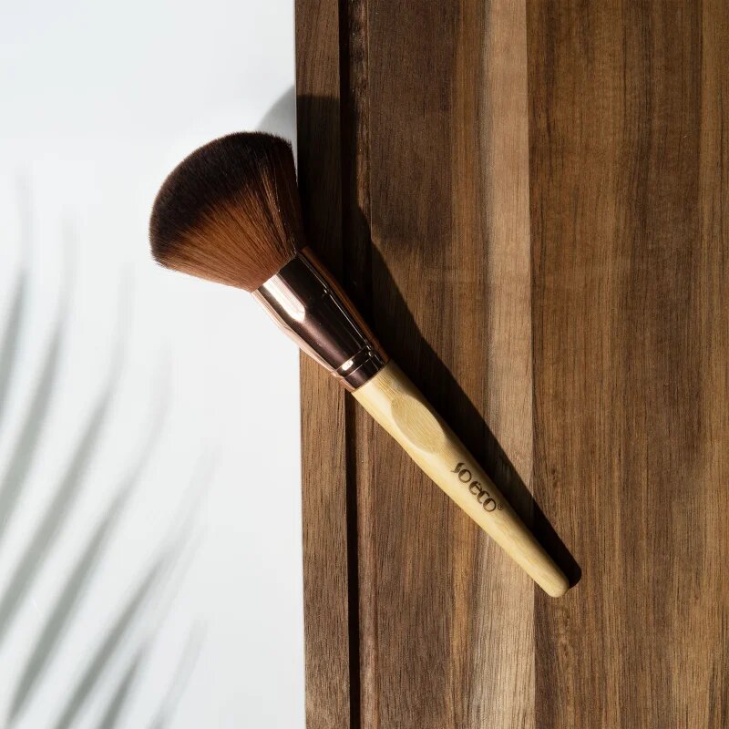 So Eco Bronzer Brush čopič za bronzer s hipoalergenimi ščetinami 1 kos