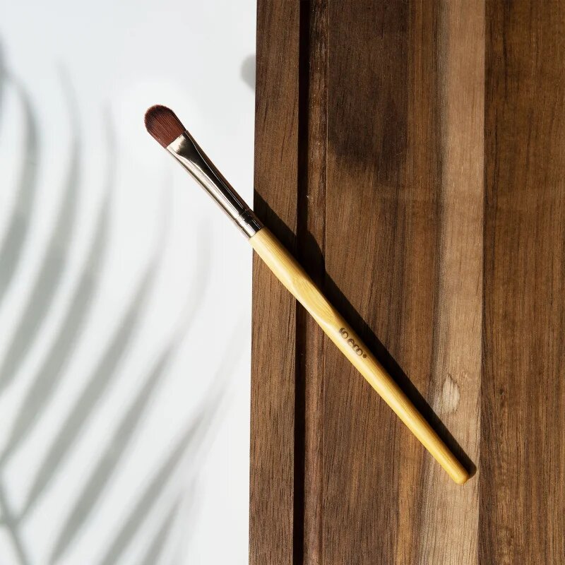 So Eco Eye Shading Brush čopič za senčila za oči 1 kos