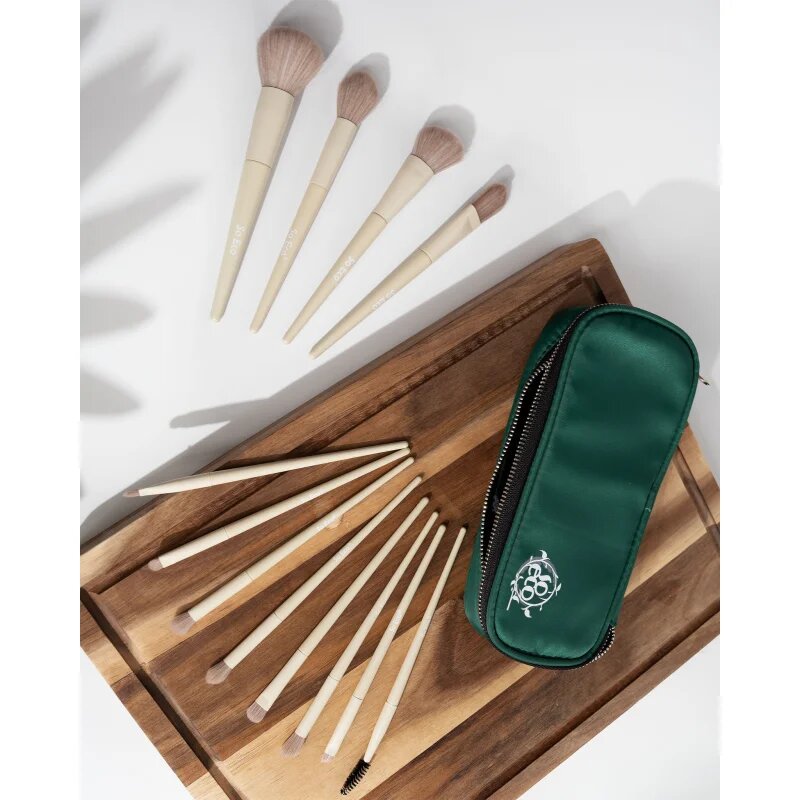 So Eco Flawless 12 Piece Brush & Bag Set Complexion Sponge Set čopičev s torbico