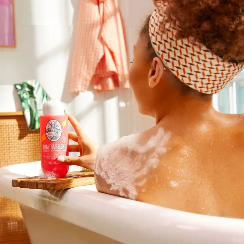 Sol de Janeiro Bom Dia™ Bright Body Wash eksfoliacijski gel za prhanje z gladilnim učinkom 385 ml