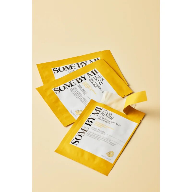 Some By Mi Yuja Niacin Blemish Care Serum Mask revitalizacijska maska iz platna za mastno in problematično kožo 25 g