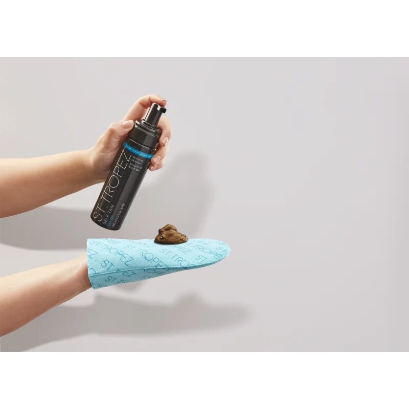 St.Tropez Self Tan Dark samoporjavitvena pena za intenzivno porjavelost 200 ml