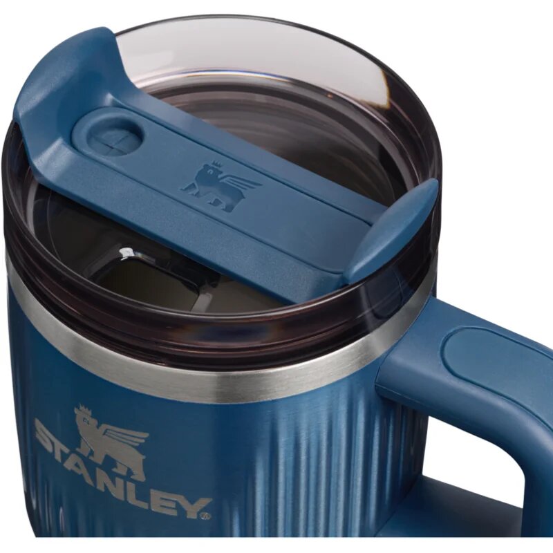 Stanley Quencher H2.O Fluted Tumbler lonček iz nerjavečega jekla s slamico majhen Glacial Blue Shine 1 kos