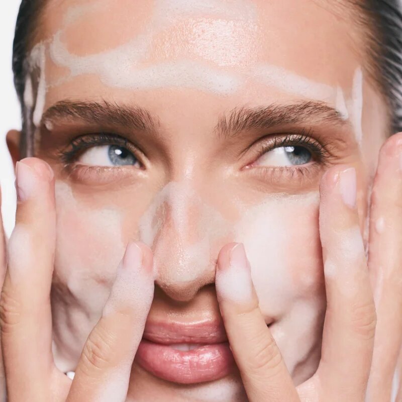SUNEWMED+ Active Foaming Cleanser Face and Eye Makeup Removal čistilna pena za odstranjevanje ličil z vitaminom C 200 ml