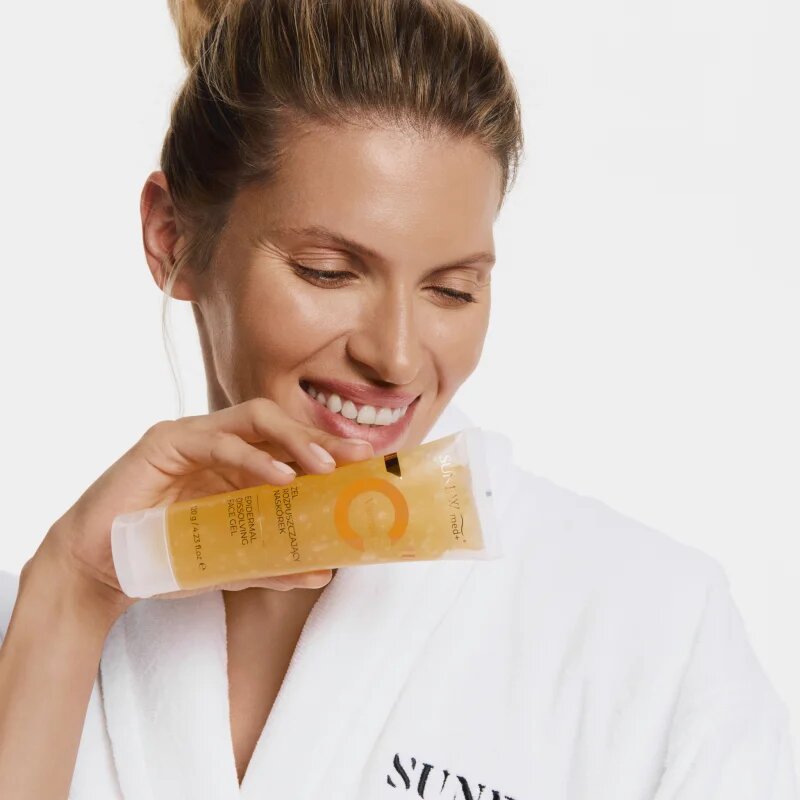 SUNEWMED+ Exfoliating Face Gel čistilni gel za odstranjevanje odmrle kože 120 g