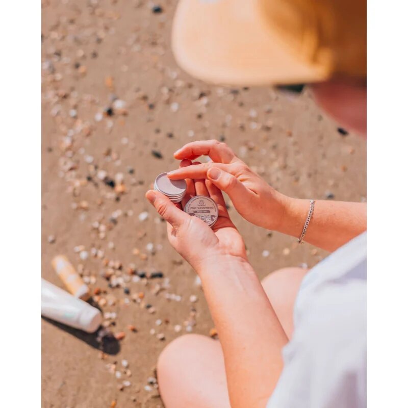 Suntribe Mini Zinc Sunscreen mineralna zaščitna krema za obraz in telo SPF 50 Mud Tint 15 g