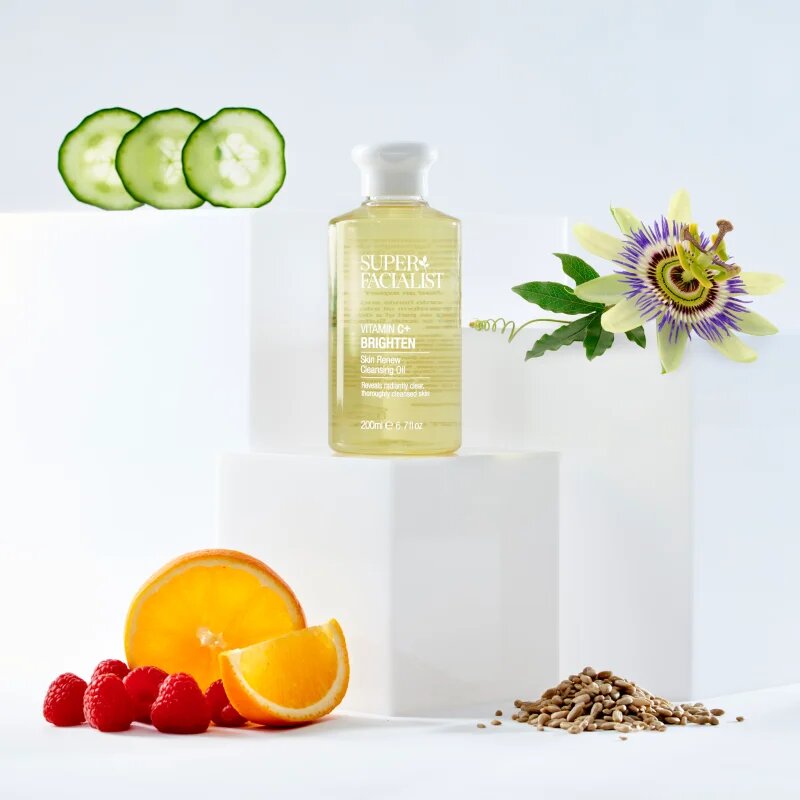 Super Facialist Vitamin C+ Brighten čistilno olje za odstranjevanje ličil za osvetlitev kože 200 ml