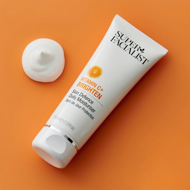 Super Facialist Vitamin C+ Brighten posvetlitvena vlažilna krema za utrujeno kožo 75 ml