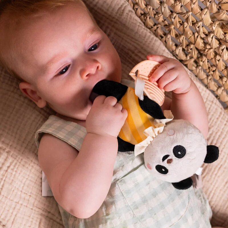 Taf Toys Activity Toy Pamela the Panda kontrastna viseča igrača z grizljajočim delom 1 kos