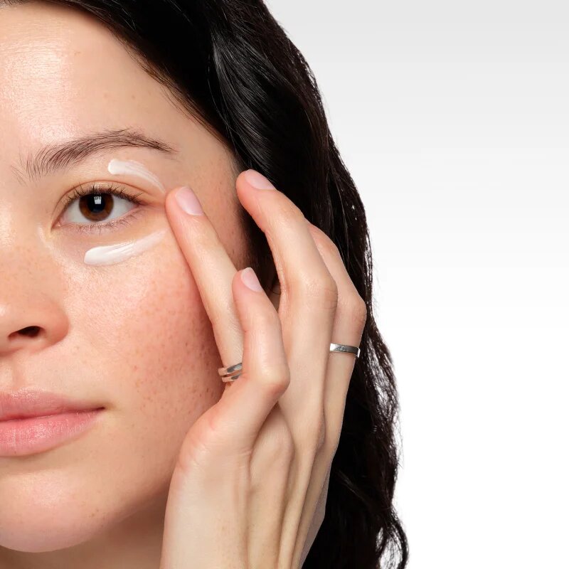 The Ordinary Lacto-PDRN* 4% + B9 Eye Cream gladilna krema za predel okoli oči proti gubam okoli oči 15 ml